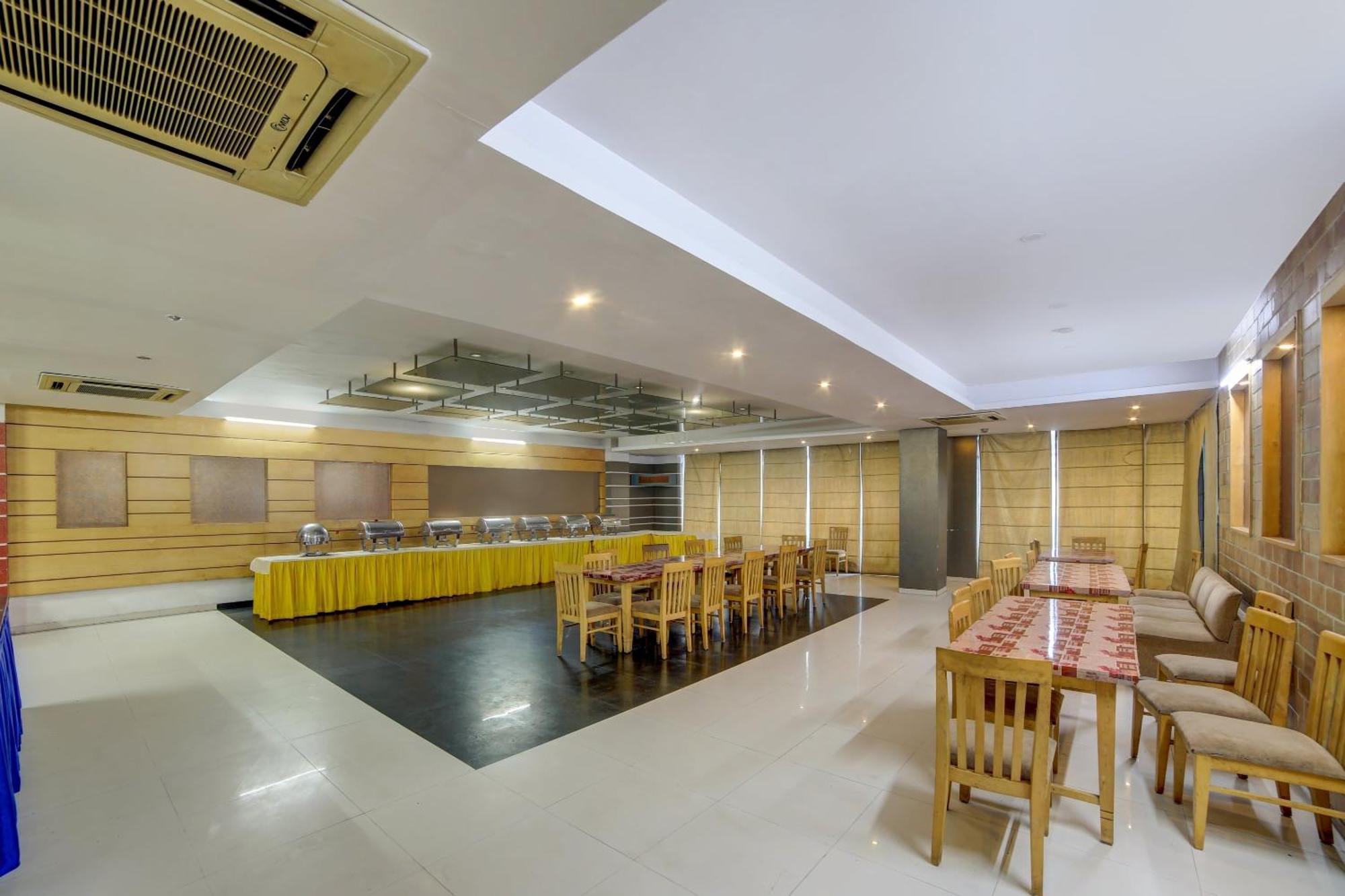 Hotel Collection O Cambay Sapphire Sarkhej Exteriér fotografie